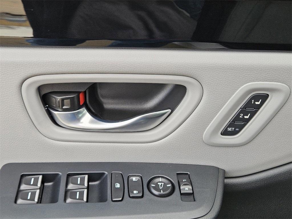 new 2025 Honda Pilot car, priced at $44,443