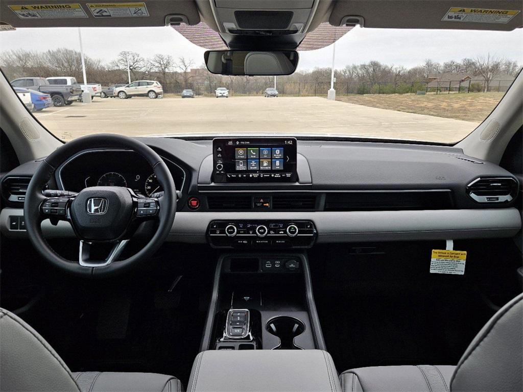 new 2025 Honda Pilot car, priced at $44,443