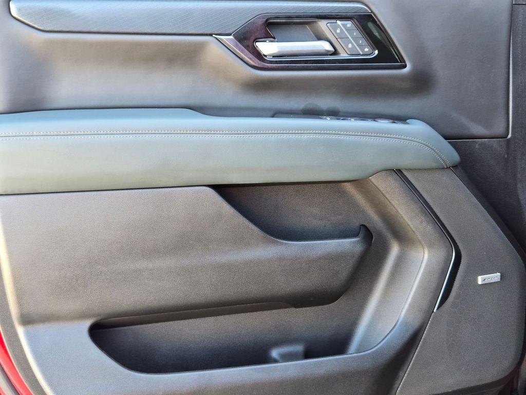 used 2025 GMC Yukon XL car, priced at $72,605