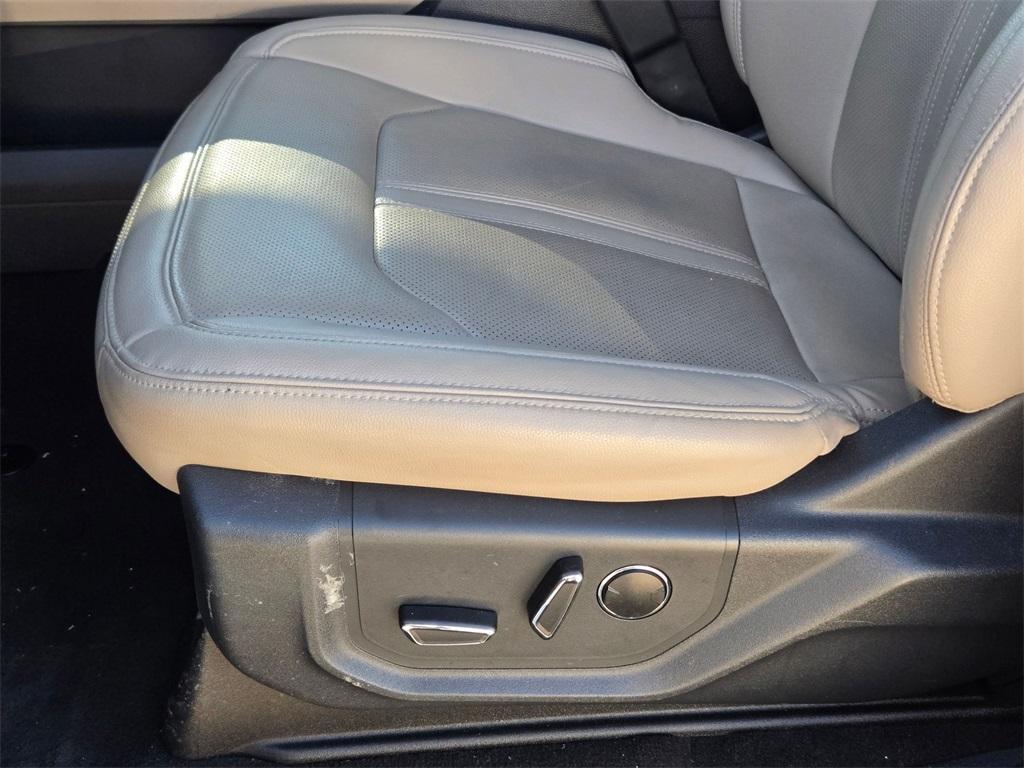 used 2024 Ford Expedition car, priced at $45,940