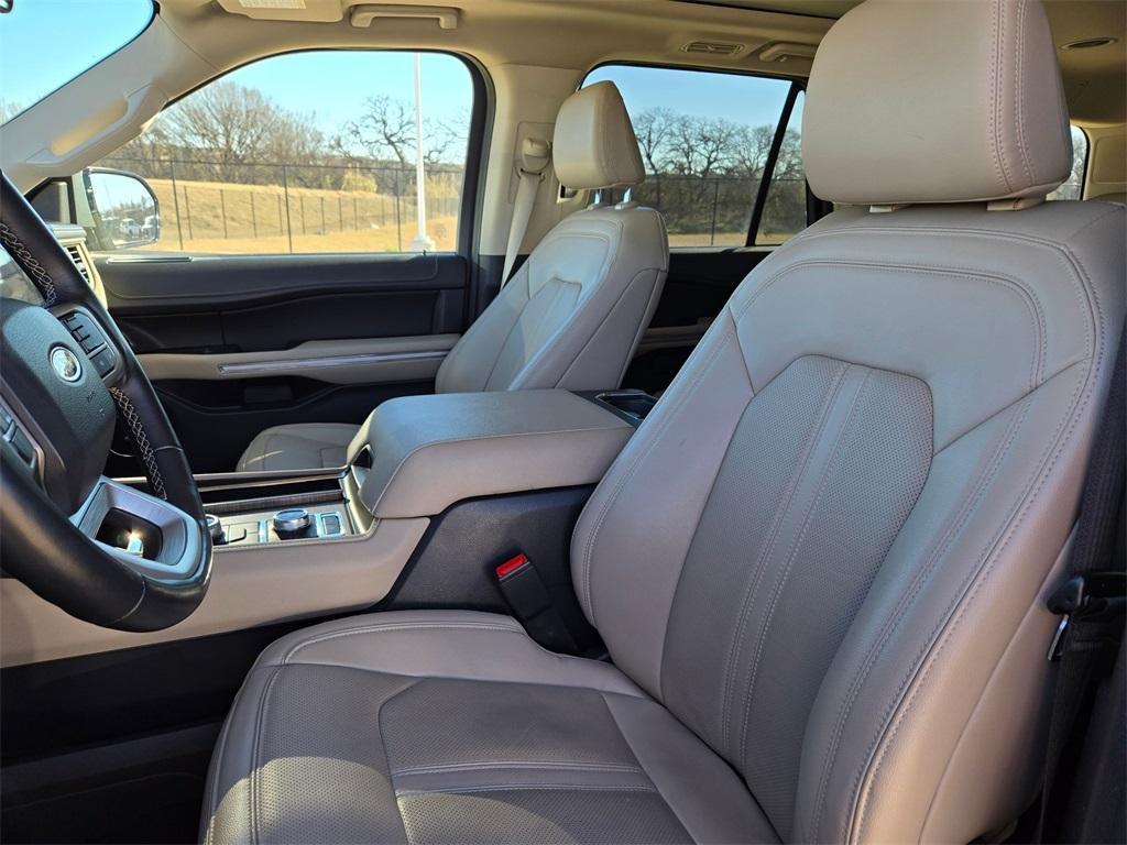 used 2024 Ford Expedition car, priced at $45,940