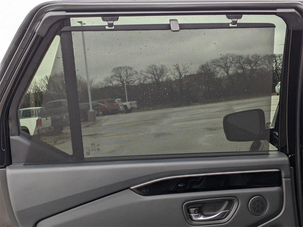 new 2025 Honda Pilot car, priced at $46,042