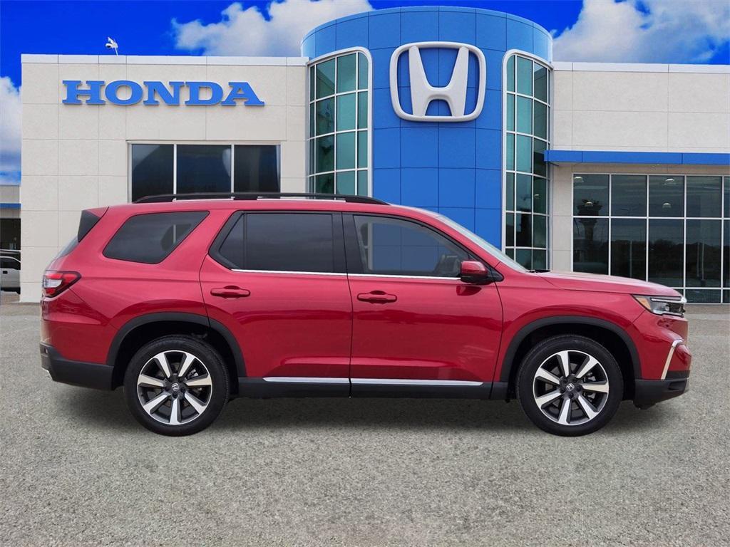 used 2025 Honda Pilot car, priced at $44,553