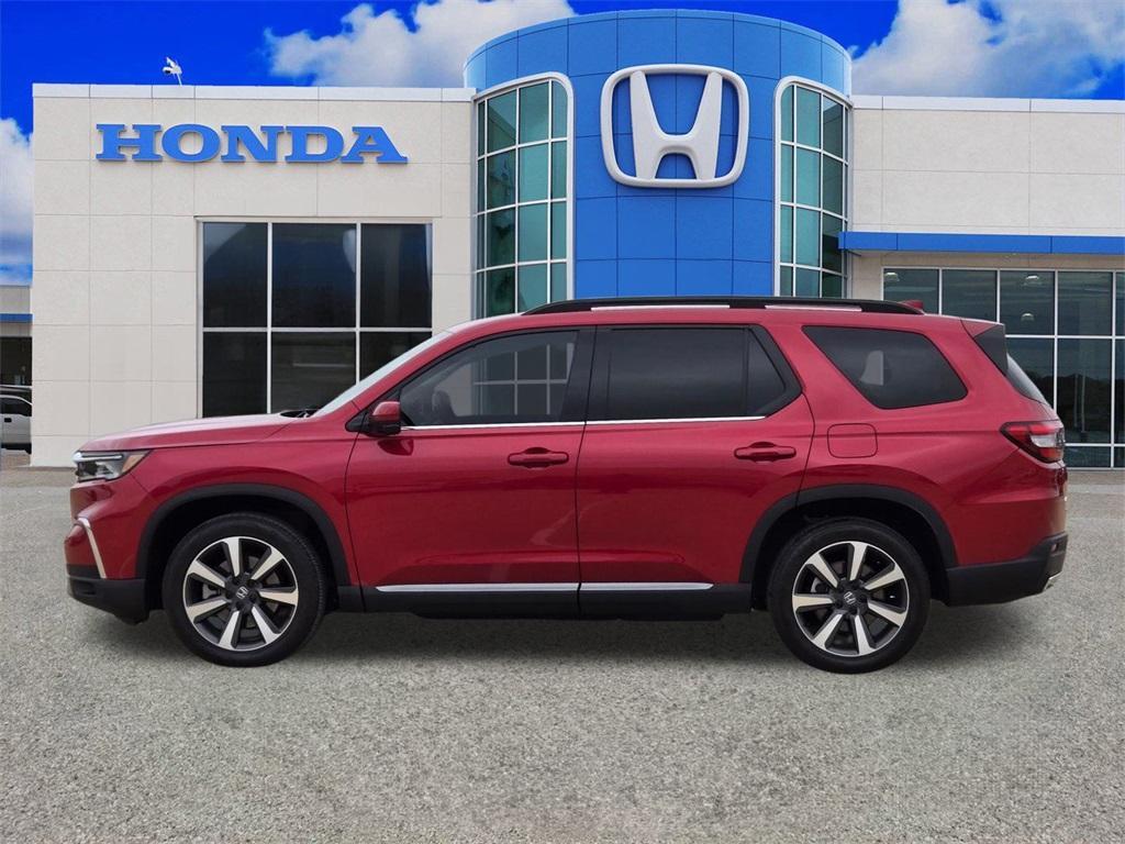 used 2025 Honda Pilot car, priced at $44,553
