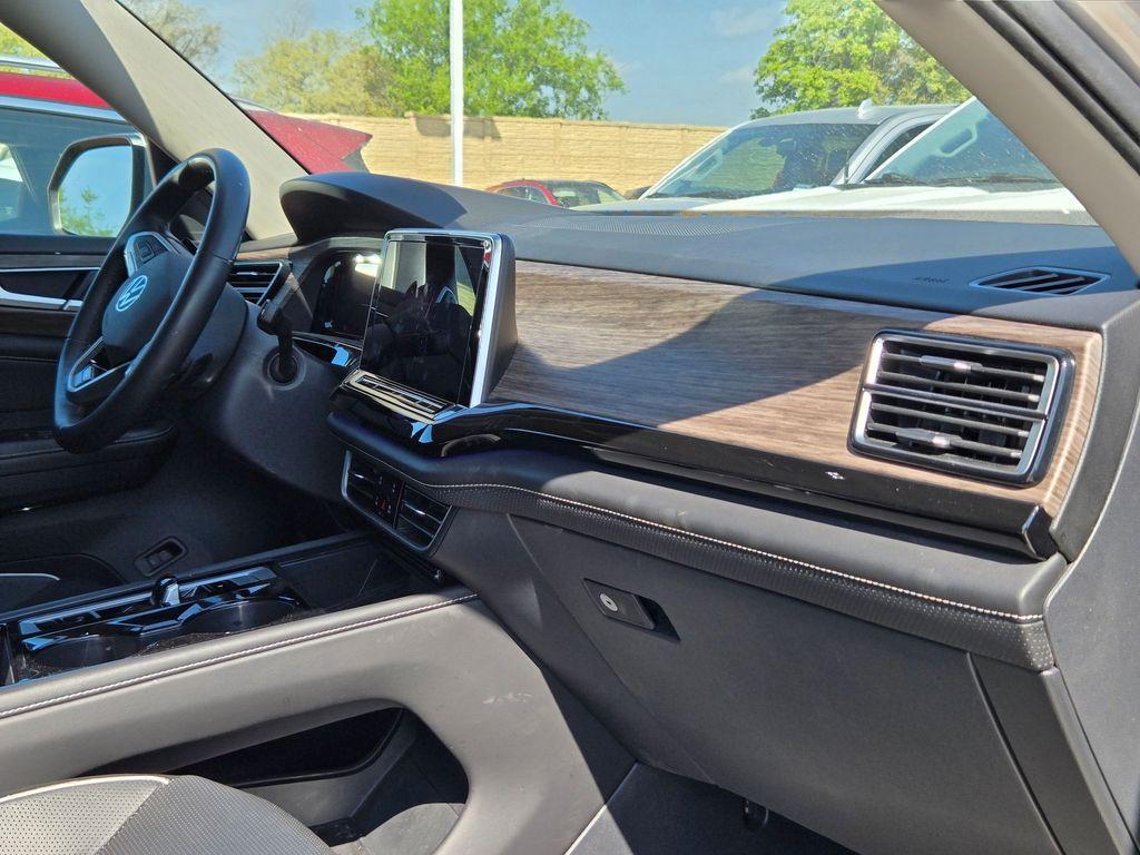 used 2025 Volkswagen Atlas car, priced at $42,723