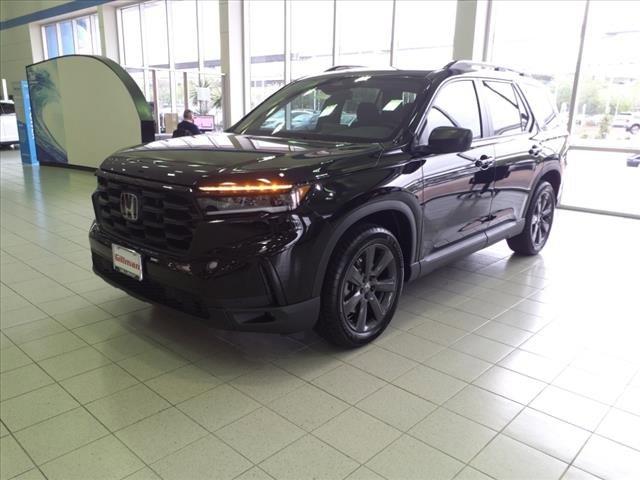 new 2025 Honda Pilot car, priced at $43,795