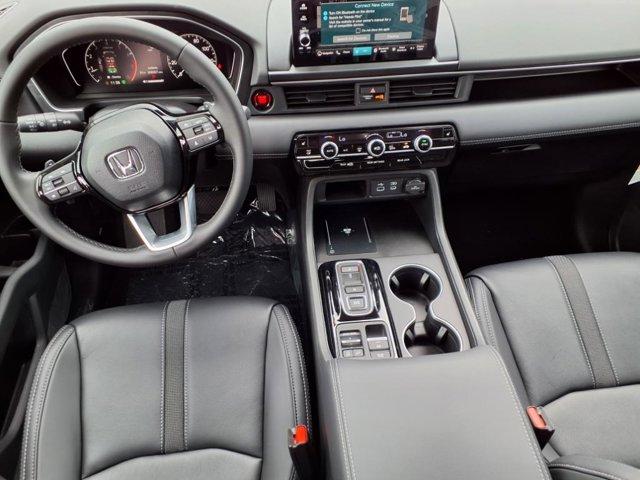 new 2025 Honda Pilot car, priced at $51,305