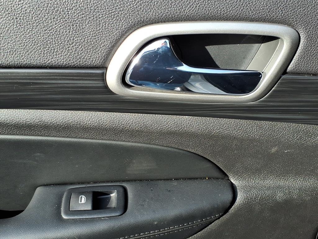 used 2019 Jeep Grand Cherokee car, priced at $17,995