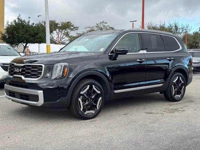 used 2023 Kia Telluride car, priced at $32,142