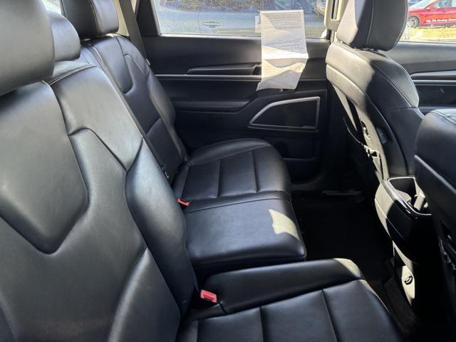 used 2024 Kia Telluride car, priced at $25,163