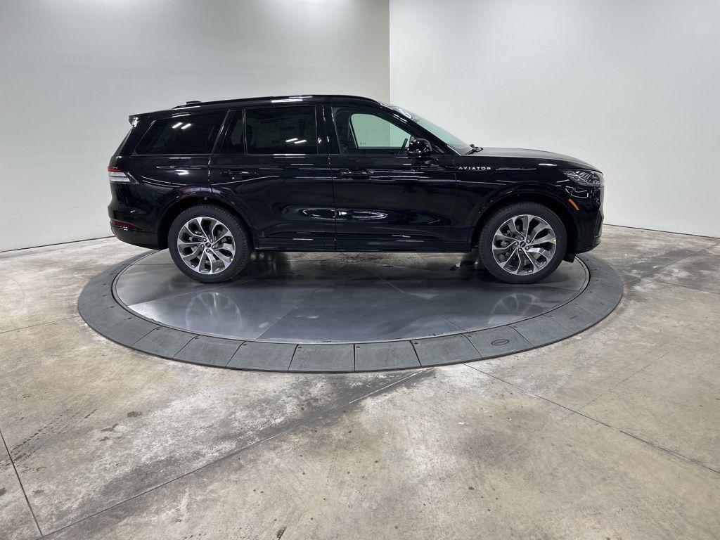 new 2026 Lincoln Aviator car, priced at $62,977