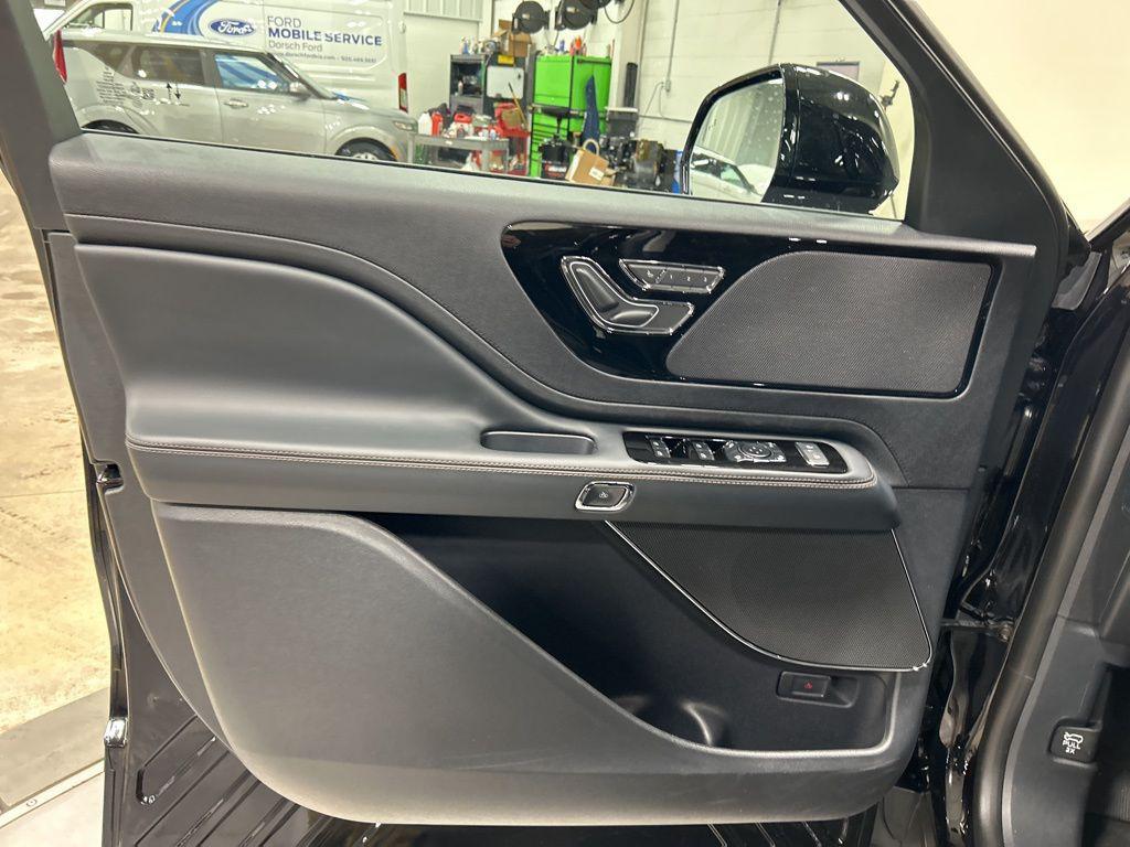 new 2026 Lincoln Aviator car, priced at $62,977