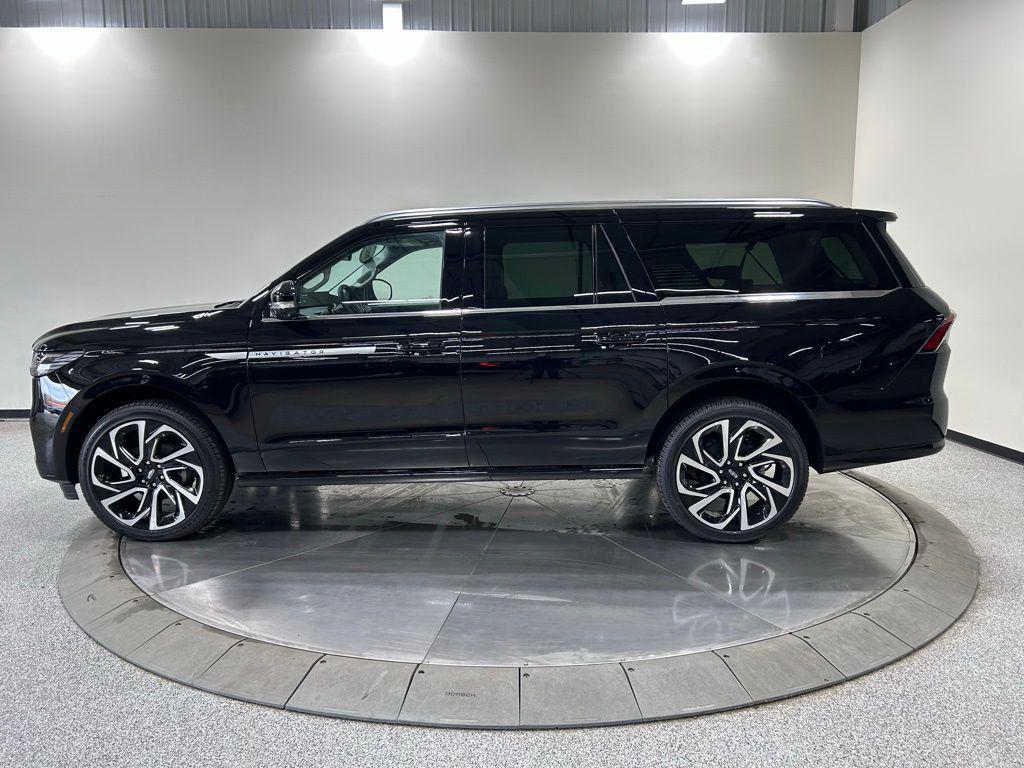 new 2026 Lincoln Navigator car, priced at $111,635