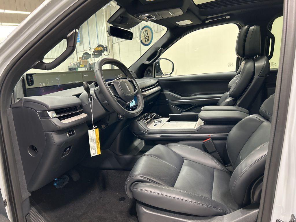 new 2026 Lincoln Navigator car, priced at $109,480