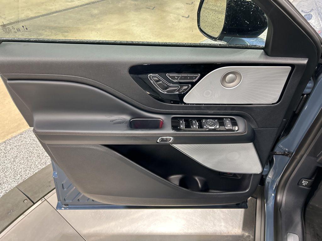 used 2025 Lincoln Aviator car, priced at $68,899