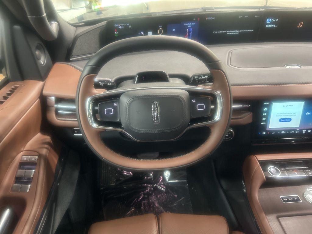 new 2025 Lincoln Navigator car, priced at $101,190