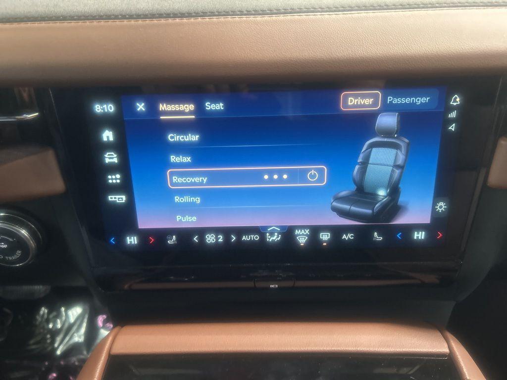 new 2025 Lincoln Navigator car, priced at $101,190