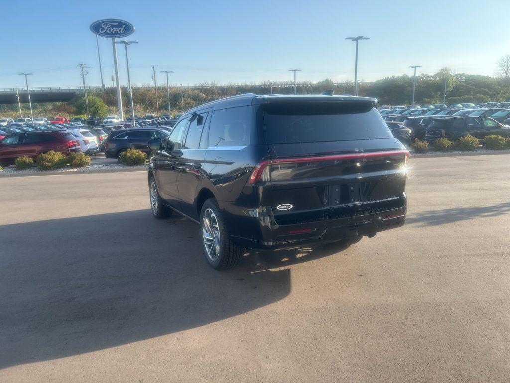 new 2025 Lincoln Navigator car, priced at $101,190