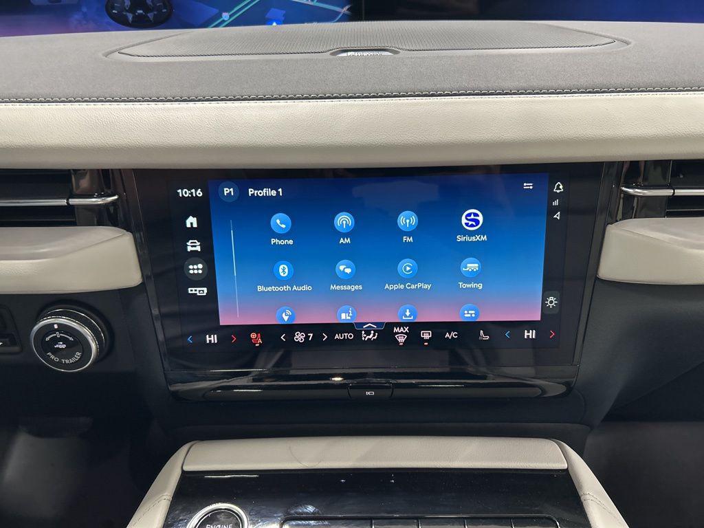 new 2025 Lincoln Navigator car, priced at $106,720