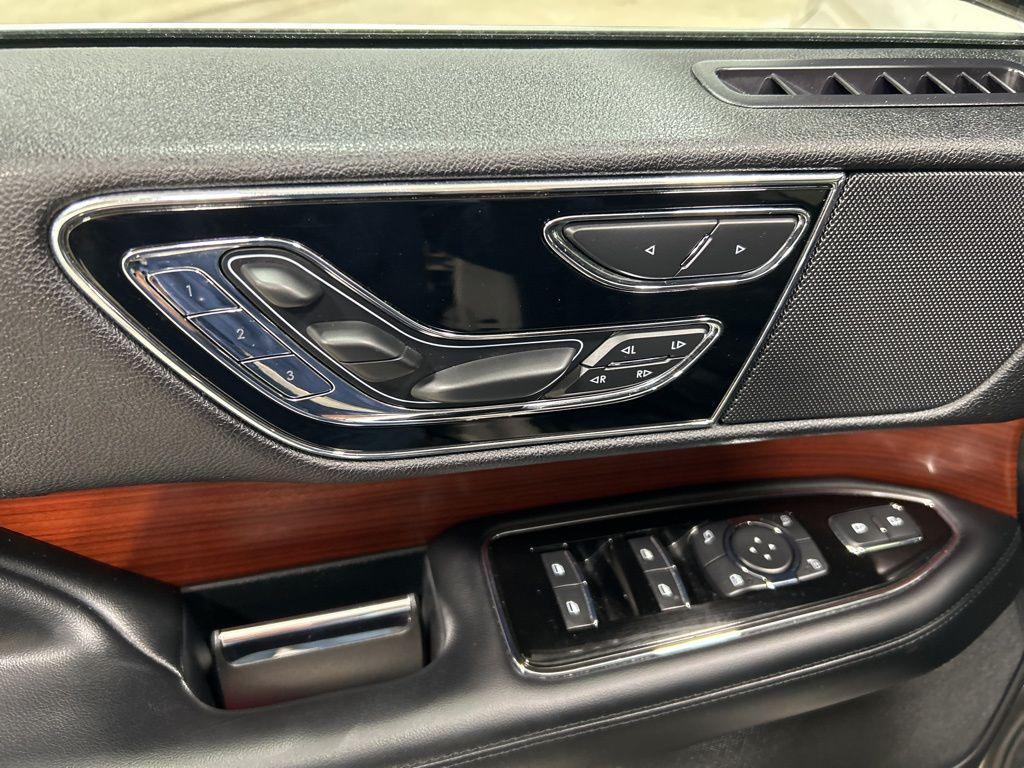 used 2021 Lincoln Navigator car, priced at $39,834