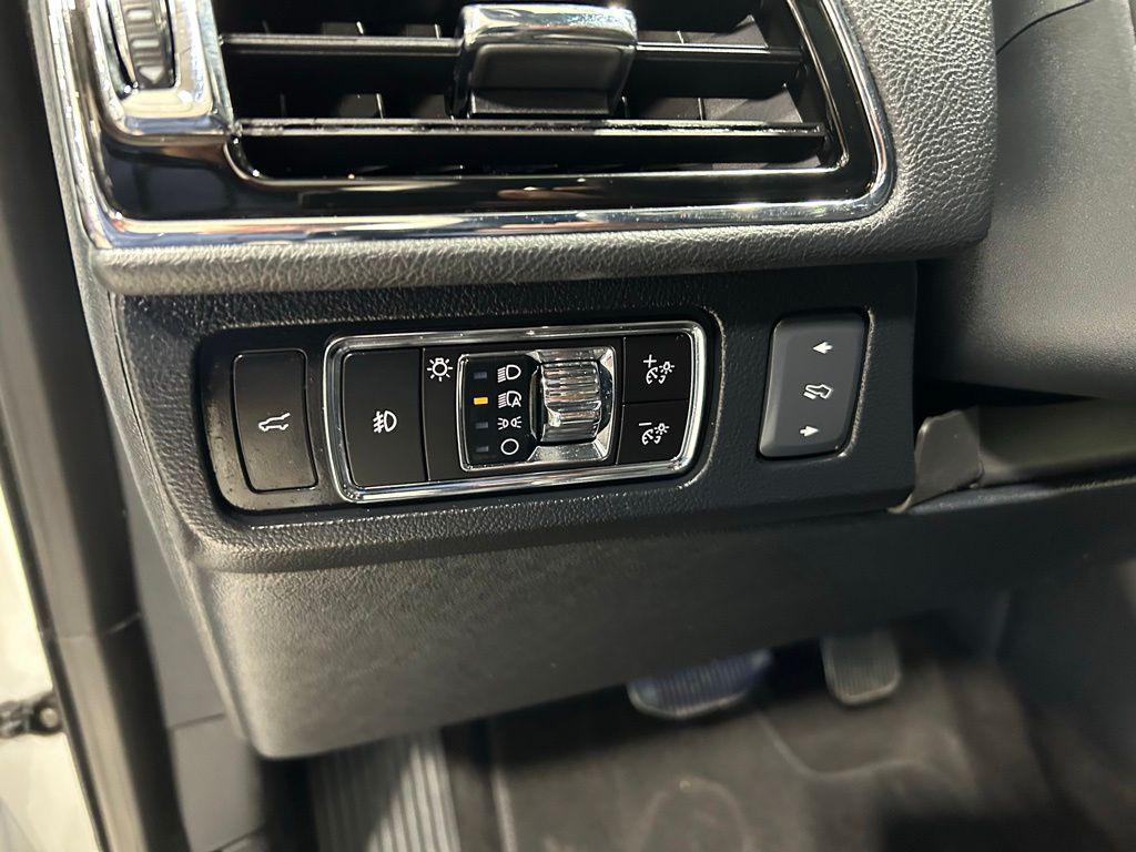 used 2023 Lincoln Navigator car, priced at $57,390