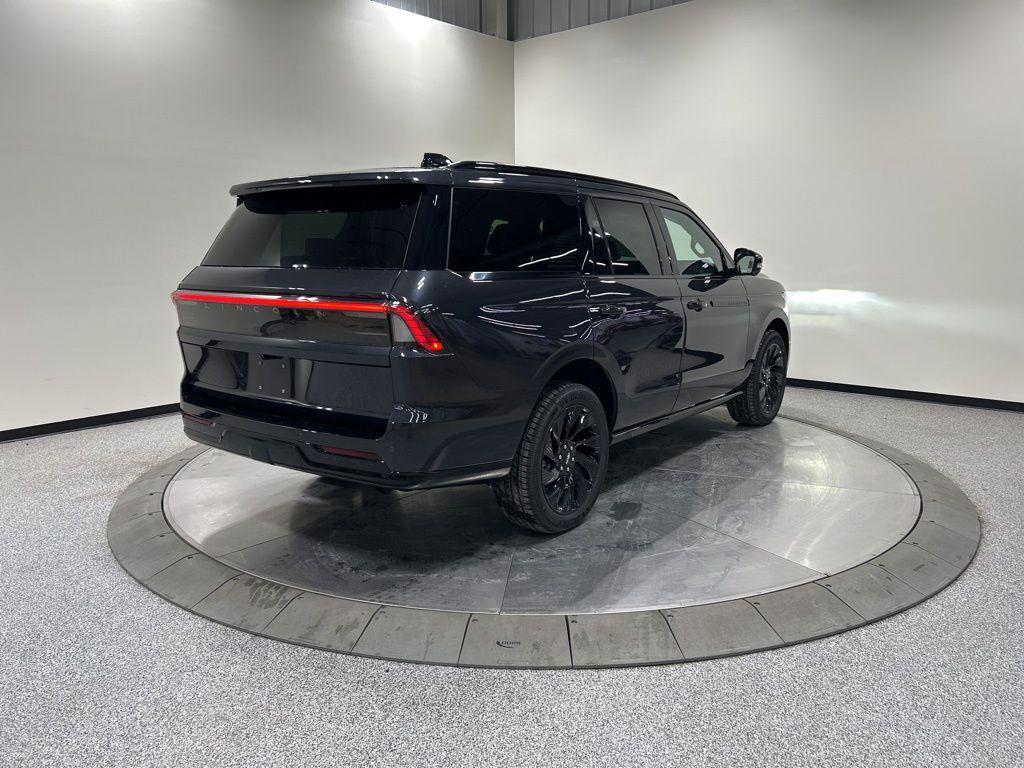 new 2026 Lincoln Navigator car, priced at $107,290