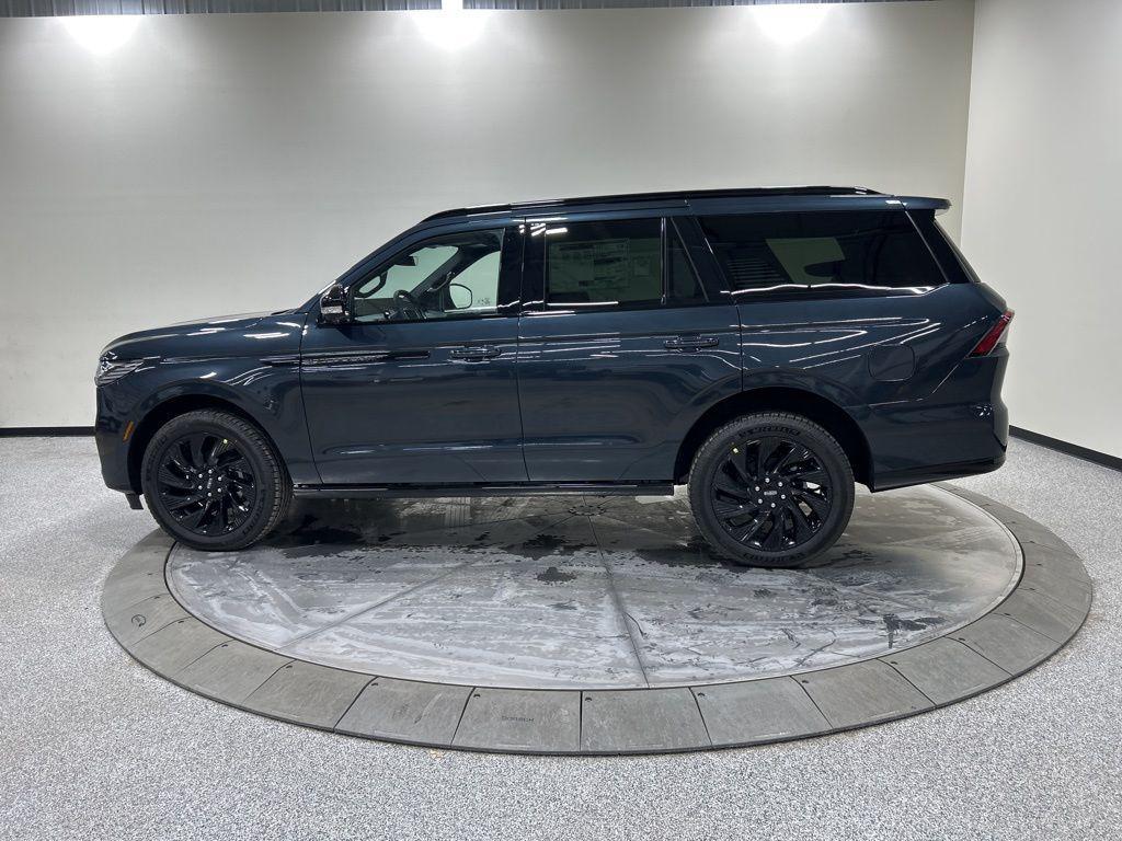new 2025 Lincoln Navigator car, priced at $106,835
