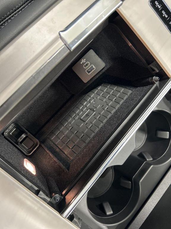 new 2025 Lincoln Navigator car, priced at $106,835