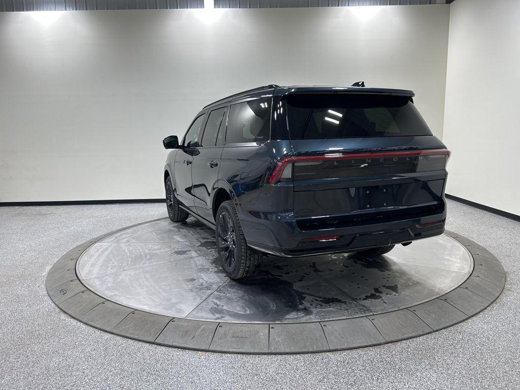 new 2025 Lincoln Navigator car, priced at $106,835