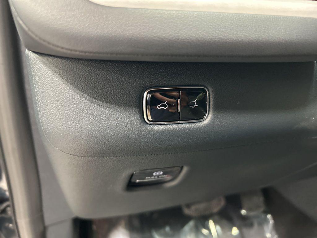 new 2025 Lincoln Navigator car, priced at $106,835