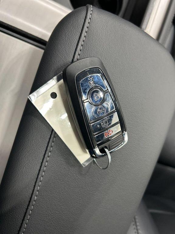 new 2025 Lincoln Navigator car, priced at $106,835