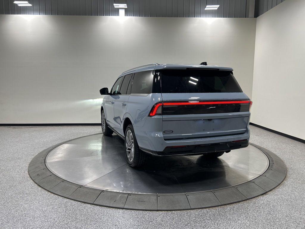 new 2026 Lincoln Navigator car, priced at $100,293