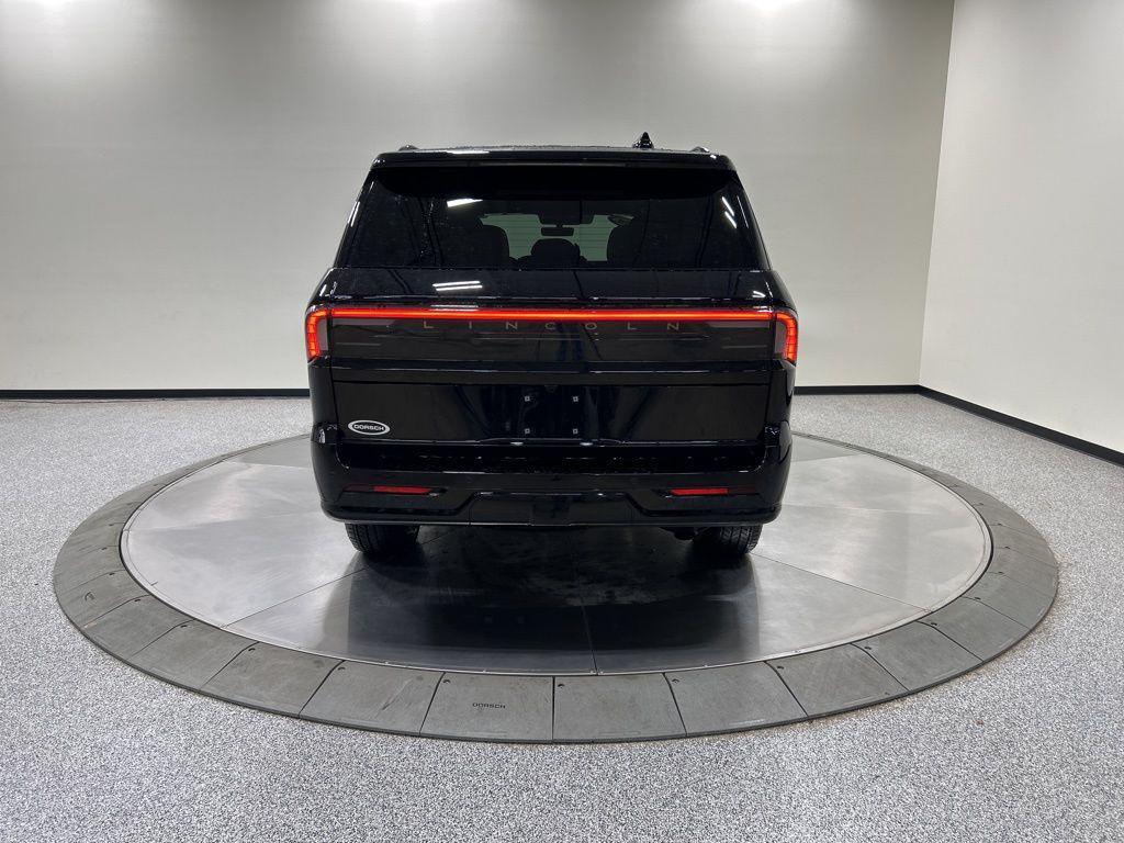 new 2026 Lincoln Navigator car, priced at $106,615