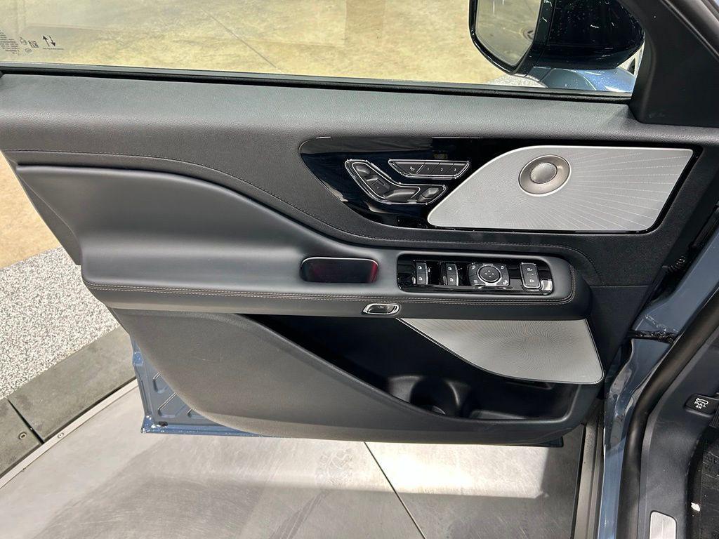 new 2026 Lincoln Aviator car, priced at $77,325