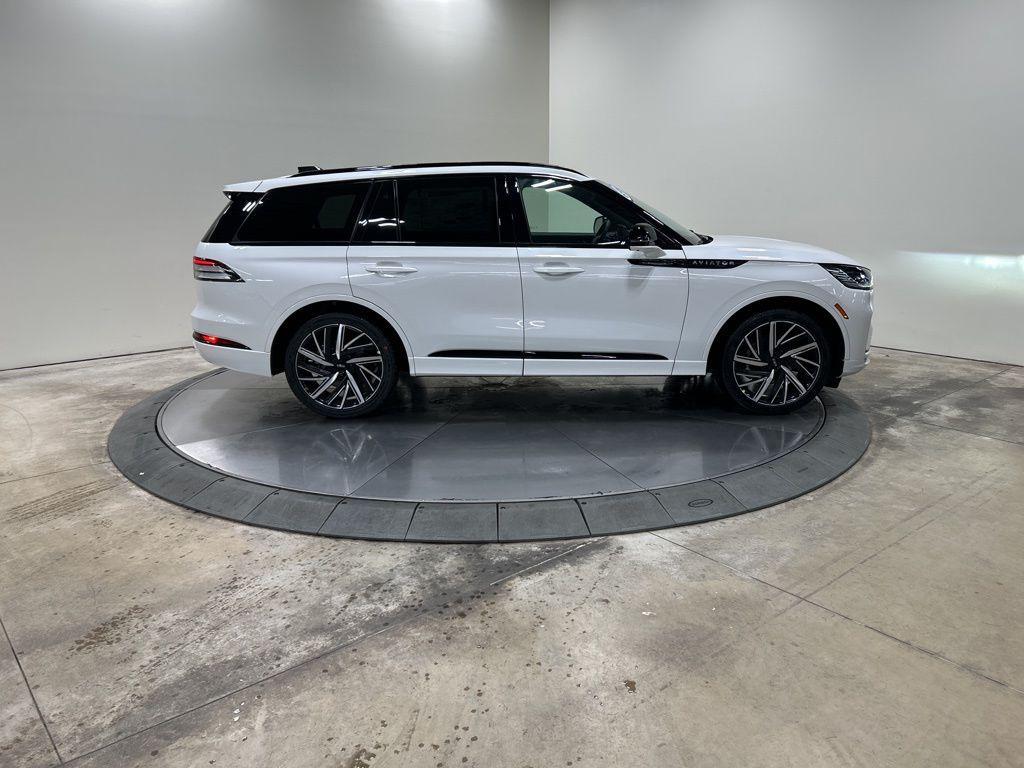 new 2026 Lincoln Aviator car, priced at $95,025