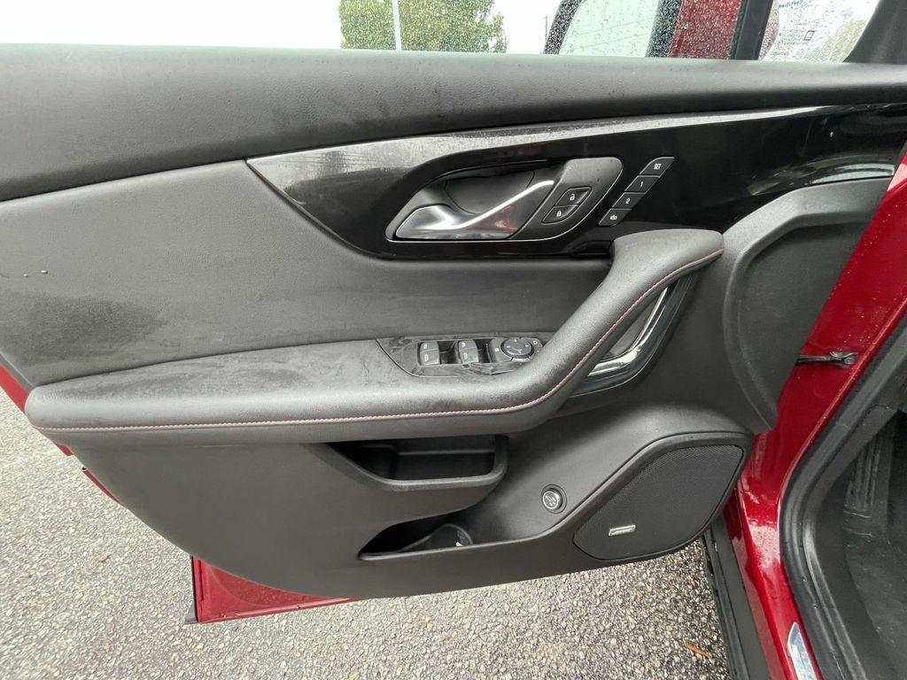 used 2025 Chevrolet Blazer car, priced at $39,113