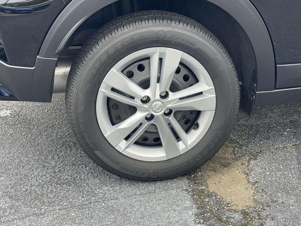 new 2025 Nissan Kicks Play car, priced at $22,910