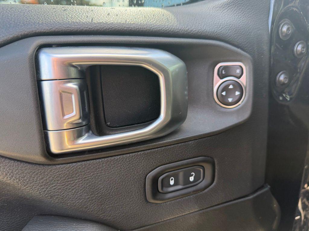 used 2023 Jeep Gladiator car, priced at $32,084