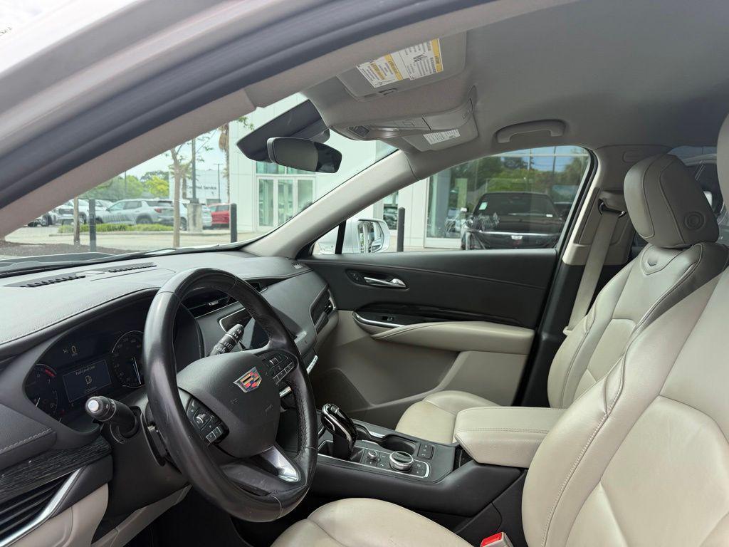 used 2021 Cadillac XT4 car, priced at $22,299