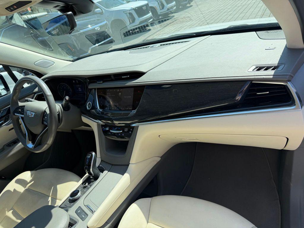 used 2024 Cadillac XT6 car, priced at $45,065