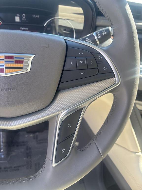 used 2025 Cadillac XT5 car, priced at $40,149