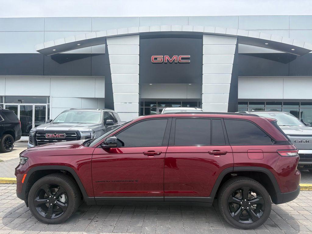 used 2025 Jeep Grand Cherokee car, priced at $39,048