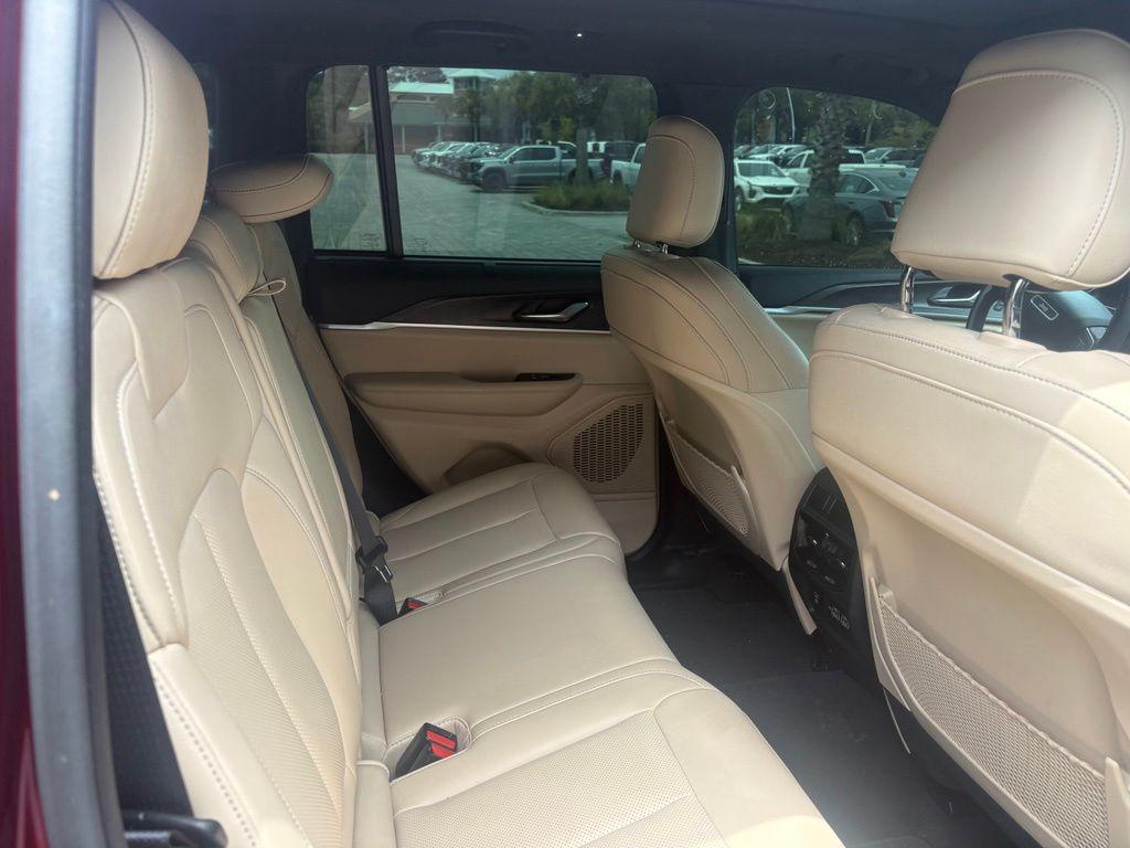 used 2025 Jeep Grand Cherokee car, priced at $39,048