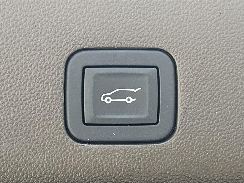 used 2024 GMC Yukon XL car, priced at $62,431
