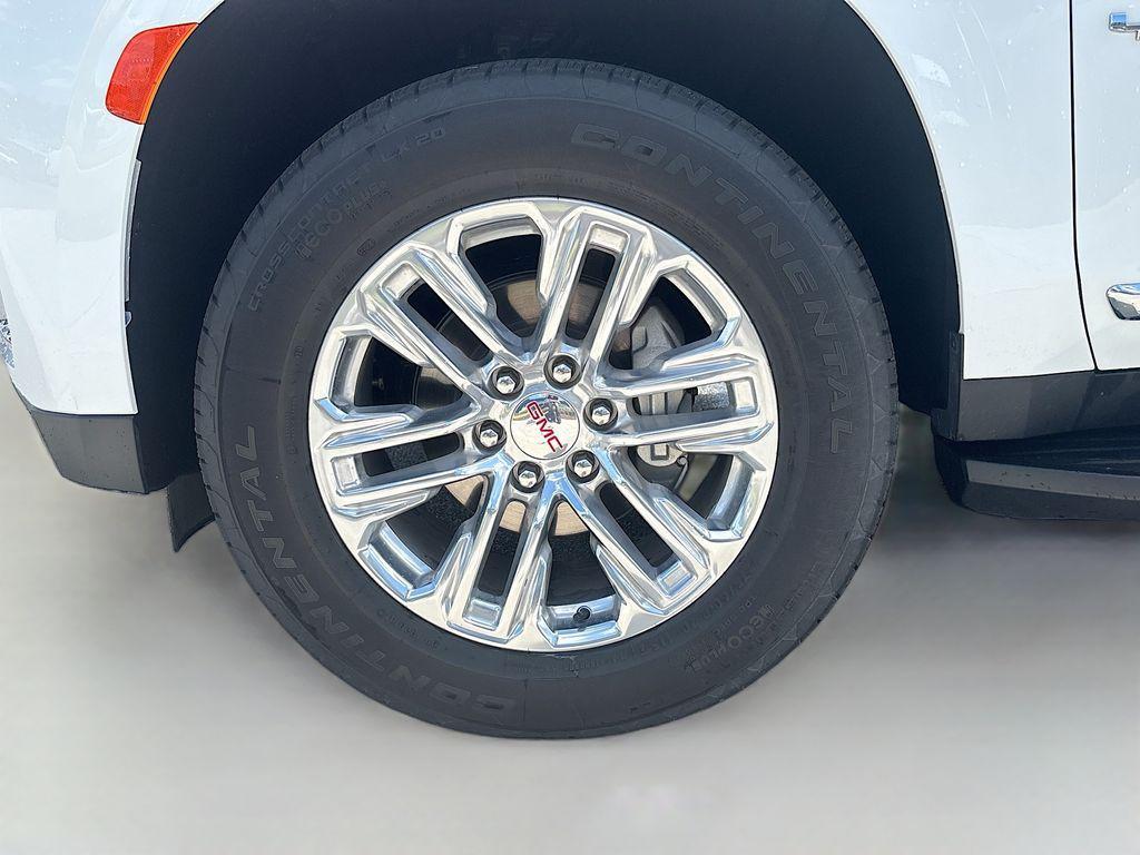 used 2024 GMC Yukon XL car, priced at $62,431