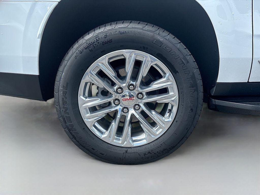 used 2024 GMC Yukon XL car, priced at $62,431