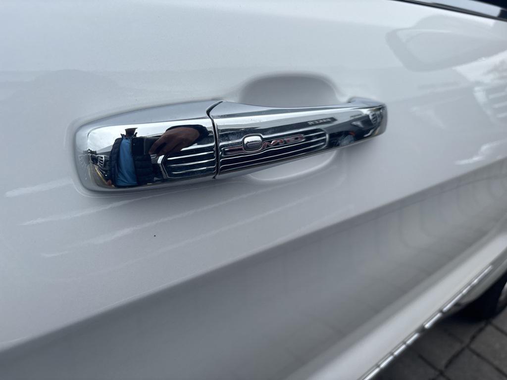 used 2020 Jeep Grand Cherokee car, priced at $28,505