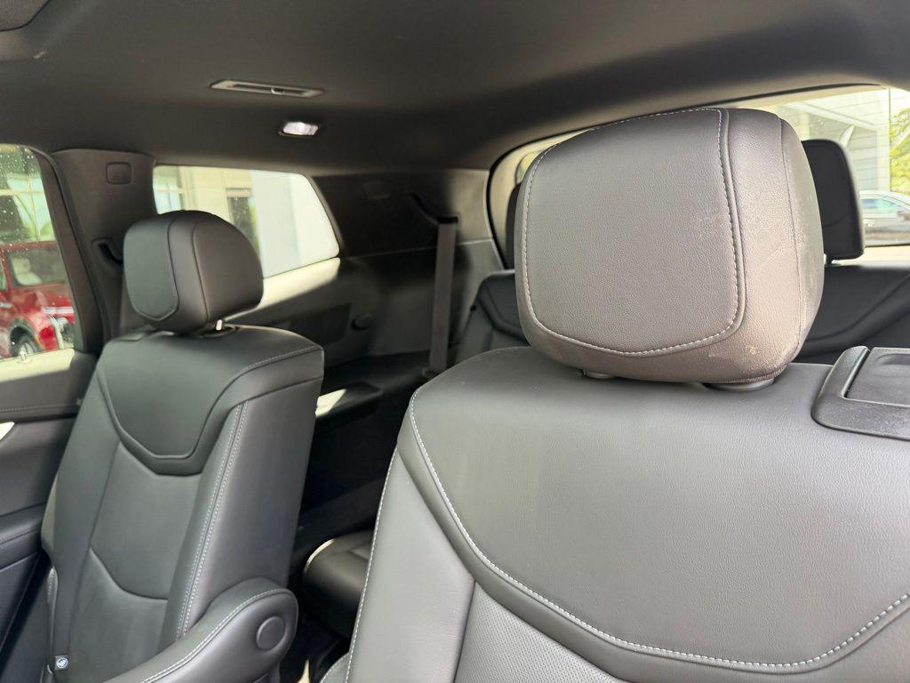 used 2025 Cadillac XT6 car, priced at $52,048