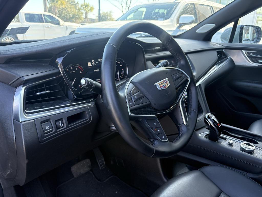 used 2025 Cadillac XT5 car, priced at $42,940