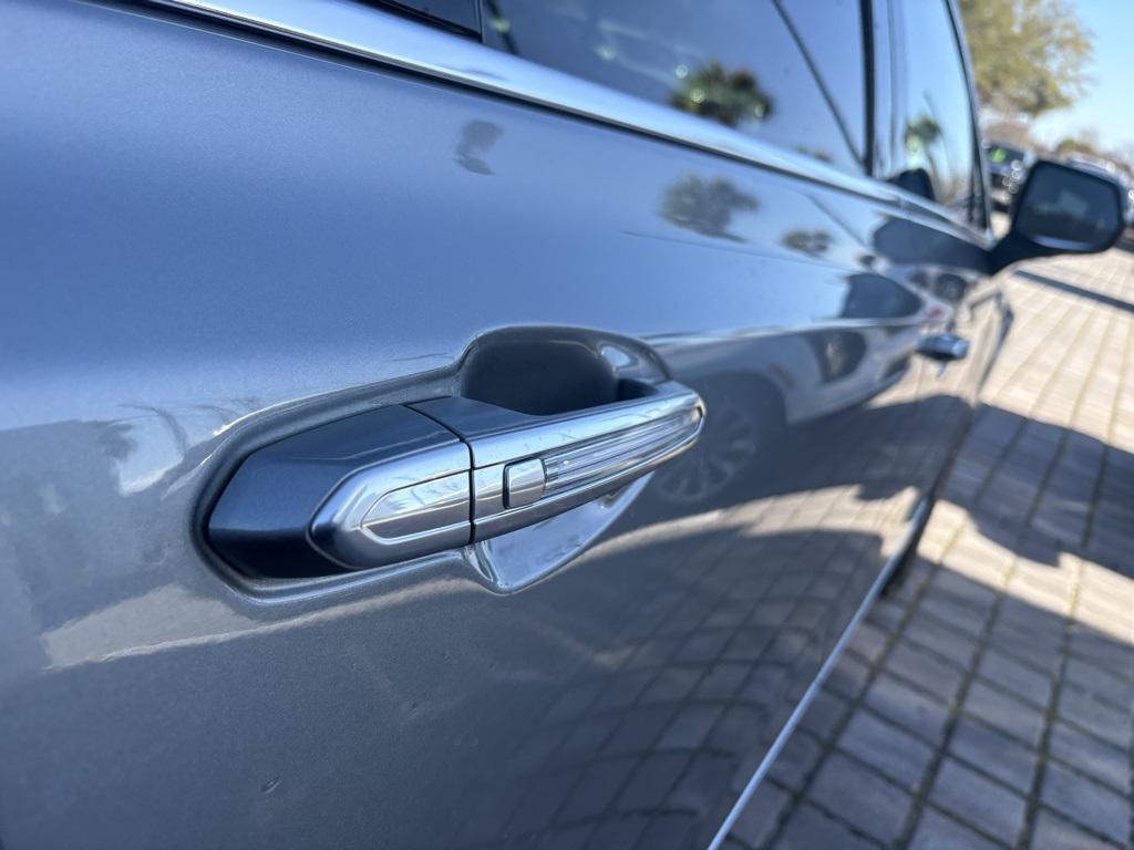 used 2025 Cadillac XT5 car, priced at $42,940